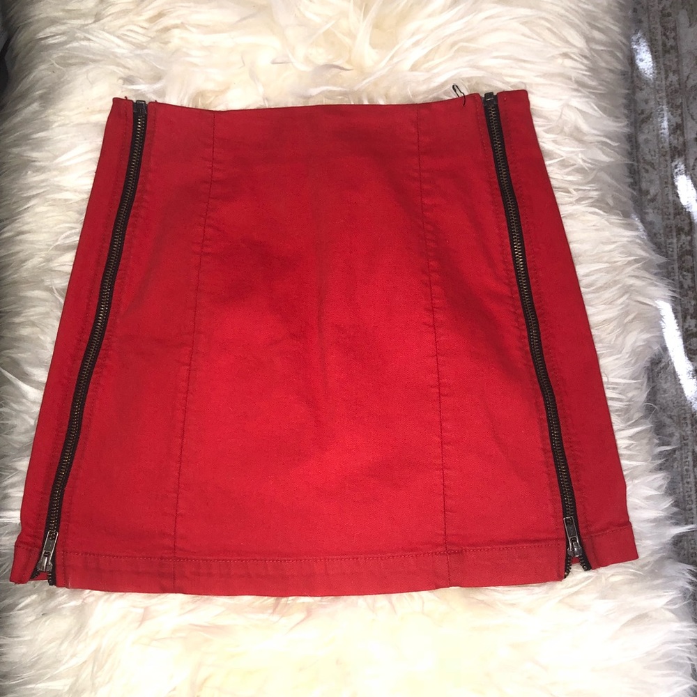 Brand new LF skirt